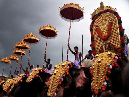 Kerala: Thrissur Pooram begins with hundreds of people thronging to watch the spectacle | Kerala: Thrissur Pooram begins with hundreds of people thronging to watch the spectacle