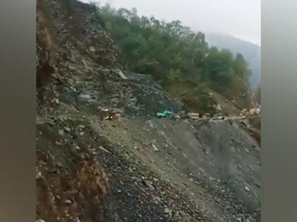Uttarakhand: Badrinath Highway closes due to hill debris in Chamoli's Bazpur | Uttarakhand: Badrinath Highway closes due to hill debris in Chamoli's Bazpur