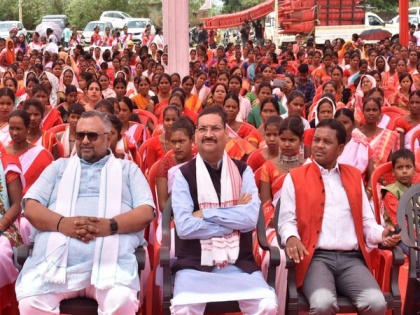 Jharkhand: BJP State President listens to 100th episode of 'Mann Ki Baat', calls it a social revolution | Jharkhand: BJP State President listens to 100th episode of 'Mann Ki Baat', calls it a social revolution