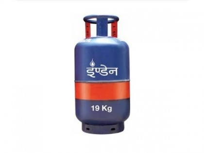 Commercial LPG cylinder prices slashed by Rs 171.5 per unit | Commercial LPG cylinder prices slashed by Rs 171.5 per unit