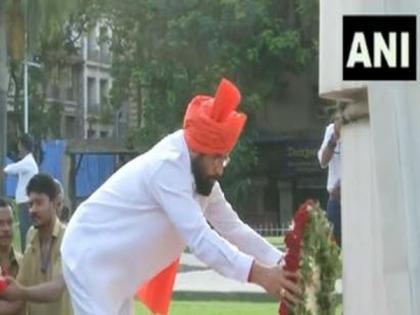 Eknath Shinde, Governor offer tributes to those who sacrificed lives for Samyukta Maharashtra Movement | Eknath Shinde, Governor offer tributes to those who sacrificed lives for Samyukta Maharashtra Movement