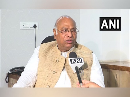 Don't put these words in his mouth: Kharge on his son's "nalayak beta" remark | Don't put these words in his mouth: Kharge on his son's "nalayak beta" remark