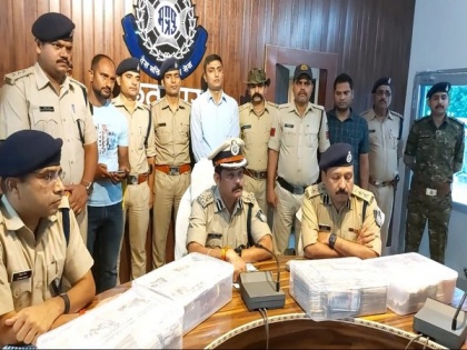 MP: 4 people including 3 polytechnic students held for looting over Rs 1 crore from businessman's house in Chhatarpur | MP: 4 people including 3 polytechnic students held for looting over Rs 1 crore from businessman's house in Chhatarpur