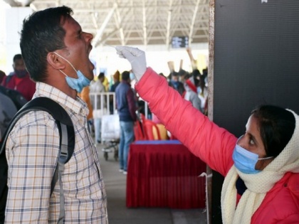India's COVID-19 cases dip further; 3,325 new infections recorded in last 24 hours | India's COVID-19 cases dip further; 3,325 new infections recorded in last 24 hours