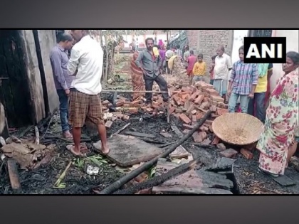 4 dead, 7 injured in fire at slum in Bihar's Muzaffarpur | 4 dead, 7 injured in fire at slum in Bihar's Muzaffarpur