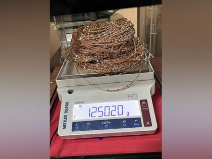 Customs dept seizes gold worth Rs 53 lakhs at Kochi airport | Customs dept seizes gold worth Rs 53 lakhs at Kochi airport