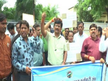 Over 15,000 govt doctors go on indefinite strike in Madhya Pradesh | Over 15,000 govt doctors go on indefinite strike in Madhya Pradesh