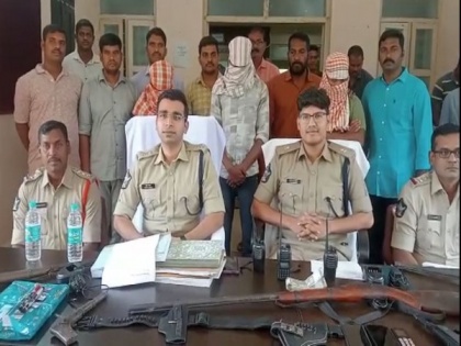 Andhra Pradesh: Extortionist gang posing as Maoists arrested in Alluri Sitharama Raju district | Andhra Pradesh: Extortionist gang posing as Maoists arrested in Alluri Sitharama Raju district