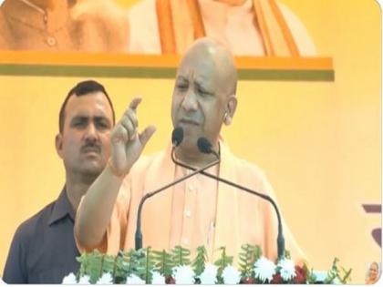 Youth in UP now holding tablets instead of 'tamanchas': CM Adityanath attacks SP, BSP | Youth in UP now holding tablets instead of 'tamanchas': CM Adityanath attacks SP, BSP