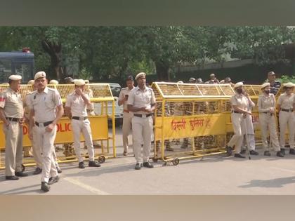 Wrestlers' Protest: Delhi Police on alert, barricades up on roads leading to Jantar Mantar | Wrestlers' Protest: Delhi Police on alert, barricades up on roads leading to Jantar Mantar