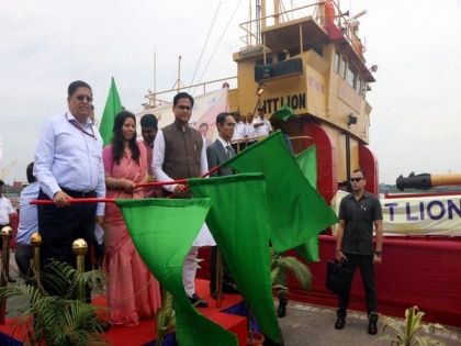 Kolkata port flags off first trial movement of cargo ship to Myanmar's Sittwe port | Kolkata port flags off first trial movement of cargo ship to Myanmar's Sittwe port