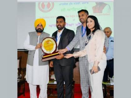 Healing Hospital receives award for the Best Hospital in Chandigarh from Punjab CM Bhagwant Mann | Healing Hospital receives award for the Best Hospital in Chandigarh from Punjab CM Bhagwant Mann