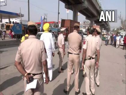 Wrestlers' protest: Over 2000 police personnel deployed in Delhi amid farmers' march to Jantar Mantar | Wrestlers' protest: Over 2000 police personnel deployed in Delhi amid farmers' march to Jantar Mantar