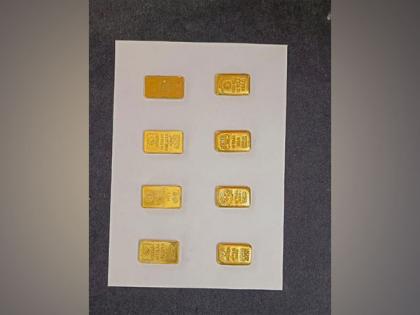 West Bengal: BSF seizes 8 gold biscuits worth over 57 lakhs on international border, one smuggler held | West Bengal: BSF seizes 8 gold biscuits worth over 57 lakhs on international border, one smuggler held