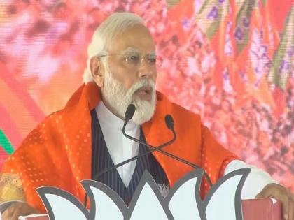 "Congress inflating balloons of lies, but won't get any benefit": PM Modi in Karnataka | "Congress inflating balloons of lies, but won't get any benefit": PM Modi in Karnataka