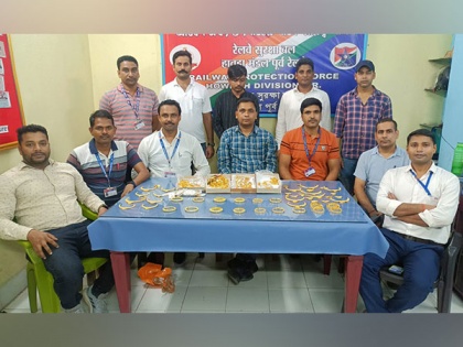 West Bengal: RPF seizes gold worth Rs 1.77 cr at Howrah railway station | West Bengal: RPF seizes gold worth Rs 1.77 cr at Howrah railway station