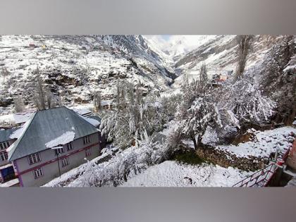 Himachal Pradesh: Lahaul-Spiti district receives fresh snowfall | Himachal Pradesh: Lahaul-Spiti district receives fresh snowfall