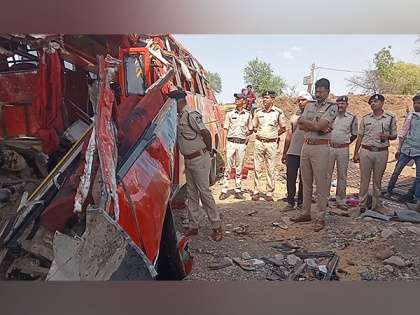 MP: Death toll rises to 23 in Khargone bus accident | MP: Death toll rises to 23 in Khargone bus accident