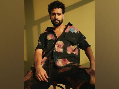 Vicky Kaushal looks uber-cool as he drops his new rugged look | Vicky Kaushal looks uber-cool as he drops his new rugged look