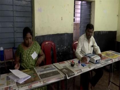 Karnataka polls: 52.18 pc voter turnout recorded till 3 pm | Karnataka polls: 52.18 pc voter turnout recorded till 3 pm
