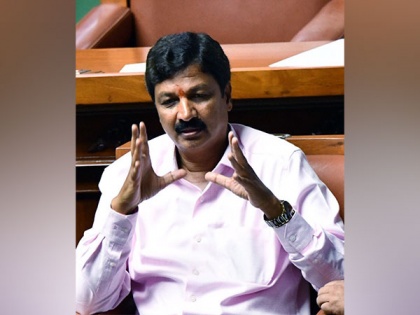 Karnataka Polls: "DK Shivakumar of blackmailed me...", claims BJP's Ramesh Jarkiholi | Karnataka Polls: "DK Shivakumar of blackmailed me...", claims BJP's Ramesh Jarkiholi