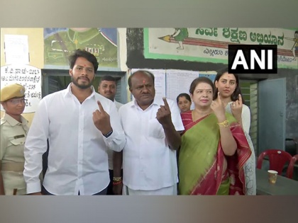 Karnataka Polls: "JD(S) going to be 'King'," says HD Kumaraswamy | Karnataka Polls: "JD(S) going to be 'King'," says HD Kumaraswamy