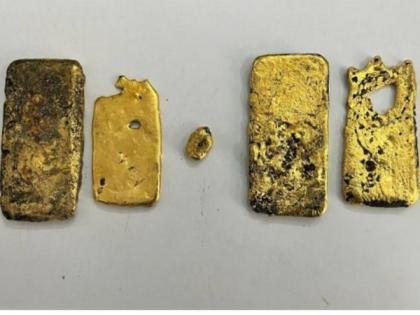 Telangana: Directorate of Revenue Intelligence seizes over 2 kg gold worth Rs 1.3 crore at Hyderabad airport | Telangana: Directorate of Revenue Intelligence seizes over 2 kg gold worth Rs 1.3 crore at Hyderabad airport Telangana: Directorate of Revenue Intelligence seizes over 2 kg gold worth Rs 1.3 crore at Hyderabad airport | Telangana: Directorate of Revenue Intelligence seizes over 2 kg gold worth Rs 1.3 crore at Hyderabad airport