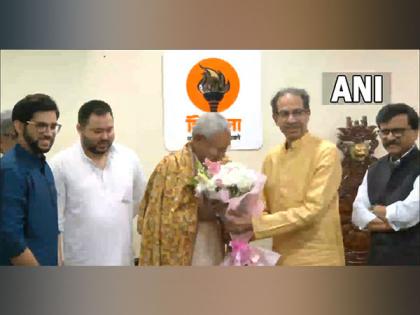 Nitish Kumar, Tejashwi Yadav meet Uddhav Thackeray in Mumbai | Nitish Kumar, Tejashwi Yadav meet Uddhav Thackeray in Mumbai