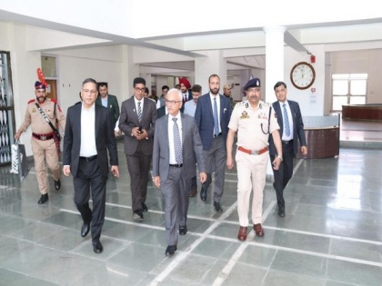 J-K: Union Home Secretary visits police headquarters in Srinagar | J-K: Union Home Secretary visits police headquarters in Srinagar