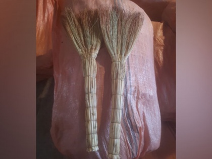 Amritsar: DRI seizes Heroin worth over Rs 30 cr concealed inside 'Afghan Brooms' | Amritsar: DRI seizes Heroin worth over Rs 30 cr concealed inside 'Afghan Brooms'