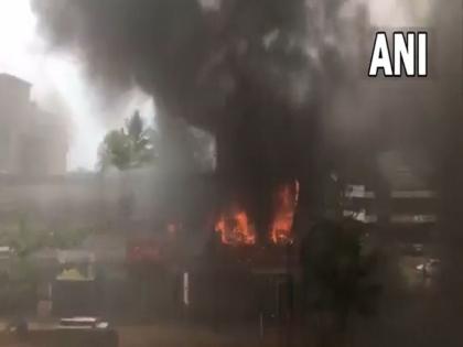 Karnataka: Fire breaks out at sports shop in Mangaluru | Karnataka: Fire breaks out at sports shop in Mangaluru