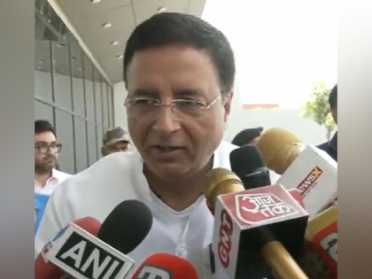 "Observers will submit report by tonight...will form govt very soon" Surjewala on Karnataka | "Observers will submit report by tonight...will form govt very soon" Surjewala on Karnataka