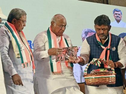 Congress observers submit report to Kharge, name of Karnataka CM likely to be announced in next 24 hours | Congress observers submit report to Kharge, name of Karnataka CM likely to be announced in next 24 hours