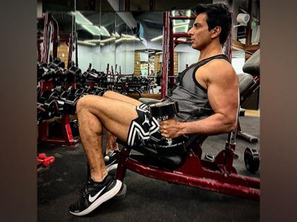 Sonu Sood flaunts his toned body in new workout video; check out | Sonu Sood flaunts his toned body in new workout video; check out