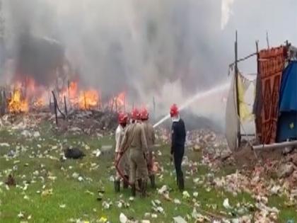 Fire breaks out due to cylinder blast at Delhi's Shastri Park area | Fire breaks out due to cylinder blast at Delhi's Shastri Park area