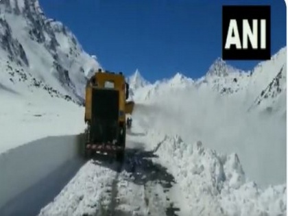 HP: Snow clearance work underway in Lahaul-Spiti, IMD issues yellow warning for next 2 days | HP: Snow clearance work underway in Lahaul-Spiti, IMD issues yellow warning for next 2 days