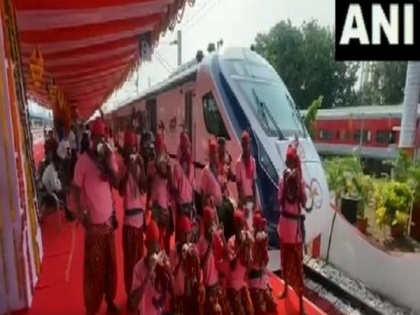 Odisha's first Vande Bharat Express to be launched today, Union Railway Minister says "PM Modi will fulfill dream of 4.5 cr Odias" | Odisha's first Vande Bharat Express to be launched today, Union Railway Minister says "PM Modi will fulfill dream of 4.5 cr Odias"