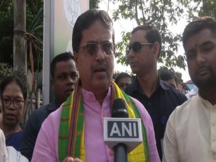 Tripura BJP sends relief material to Manipur, CM Saha flags off vehicle | Tripura BJP sends relief material to Manipur, CM Saha flags off vehicle