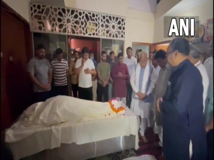 Haryana CM Khattar pays tribute to Rattan Lal Kataria in Panchkula | Haryana CM Khattar pays tribute to Rattan Lal Kataria in Panchkula
