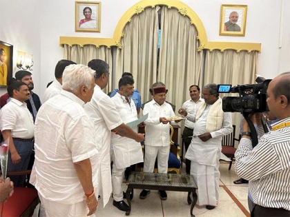 Governor Thaawarchand Gehlot invites Siddaramaiah to take oath as Karnataka CM on May 20 | Governor Thaawarchand Gehlot invites Siddaramaiah to take oath as Karnataka CM on May 20