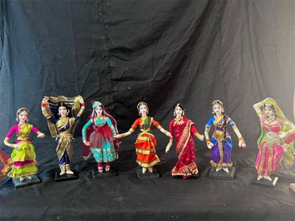 Mother-son duo from Gandhinagar promoting Indian culture with their hand-made dolls | Mother-son duo from Gandhinagar promoting Indian culture with their hand-made dolls