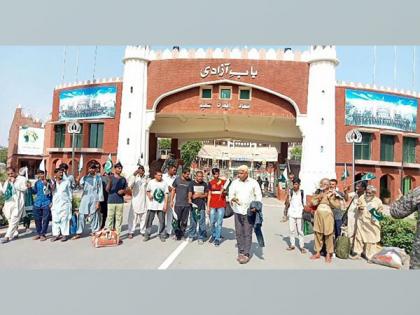 India repatriates 22 Pakistani nationals via Attari-Wagah border | India repatriates 22 Pakistani nationals via Attari-Wagah border India repatriates 22 Pakistani nationals via Attari-Wagah border | India repatriates 22 Pakistani nationals via Attari-Wagah border