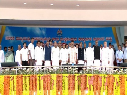 8 MLAs sworn in as Ministers in new Karnataka Cabinet | 8 MLAs sworn in as Ministers in new Karnataka Cabinet