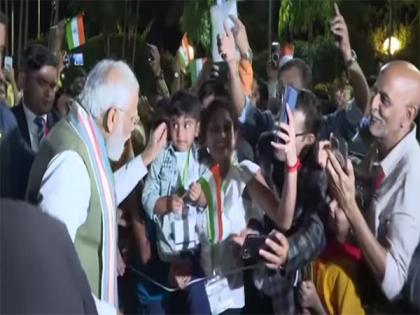 "Har Har Modi," "Bharat Mata Ki Jai" echo in PNG streets as Indian diaspora welcomes PM Modi | "Har Har Modi," "Bharat Mata Ki Jai" echo in PNG streets as Indian diaspora welcomes PM Modi