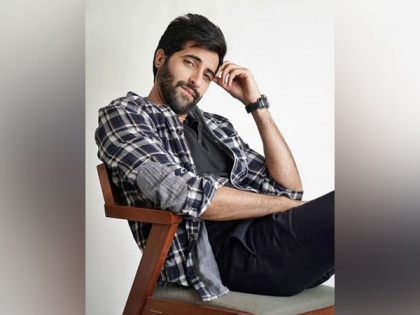 Akshay Oberoi receives Artistic Achievement Alumni Award from his alma mater, feels "extremely honoured" | Akshay Oberoi receives Artistic Achievement Alumni Award from his alma mater, feels "extremely honoured"