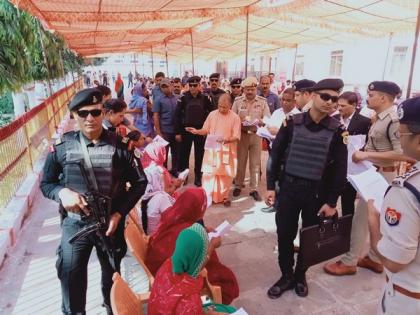 UP: CM Yogi holds Janata Darshan for 3rd day in row at Gorakhpur | UP: CM Yogi holds Janata Darshan for 3rd day in row at Gorakhpur