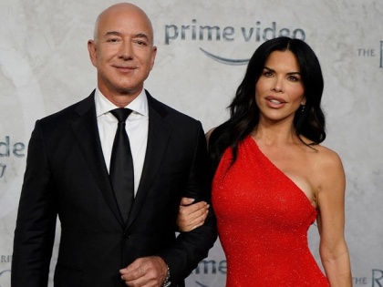 Amazon Founder Jeff Bezos engaged to girlfriend Lauren Sanchez: Report | Amazon Founder Jeff Bezos engaged to girlfriend Lauren Sanchez: Report