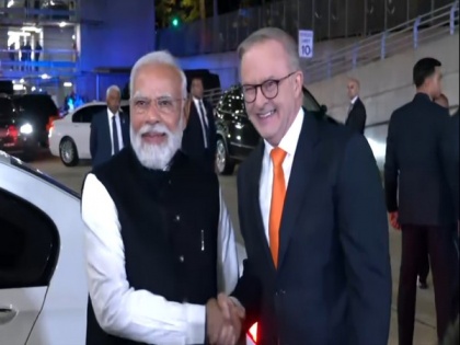 PM Modi welcomed with Vedic chants at Sydney stadium | PM Modi welcomed with Vedic chants at Sydney stadium