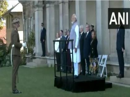 PM Modi accorded Ceremonial Guard of Honour at Admiralty House in Sydney | PM Modi accorded Ceremonial Guard of Honour at Admiralty House in Sydney