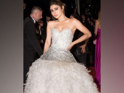 Mouni Roy dazzles in her debut look at Cannes 2023 | Mouni Roy dazzles in her debut look at Cannes 2023